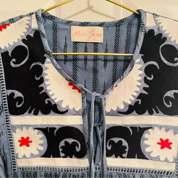 Miss June Paris Embroidered Blouse - Picture 8 of 10